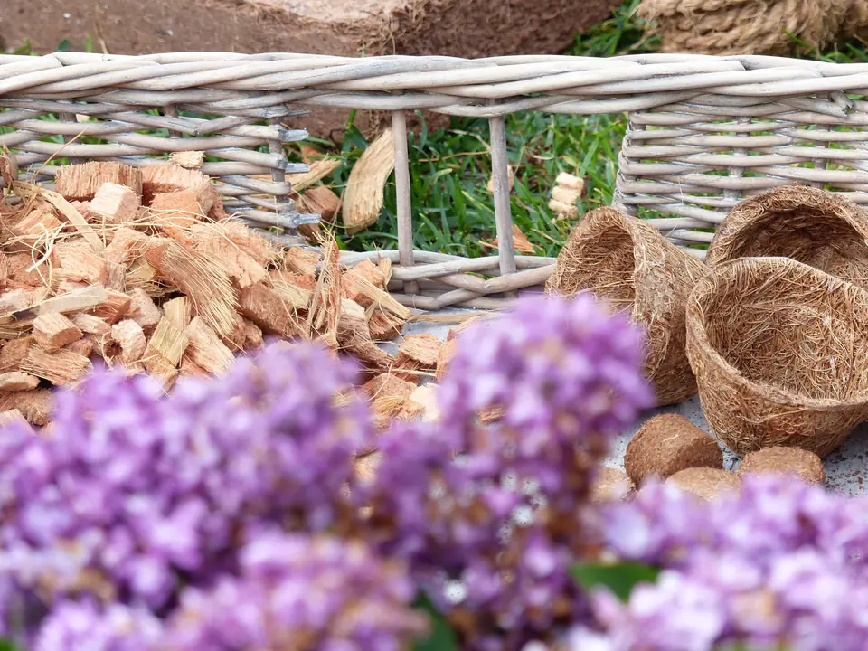Kokosfaser-Produkte von ProFlora im Garten